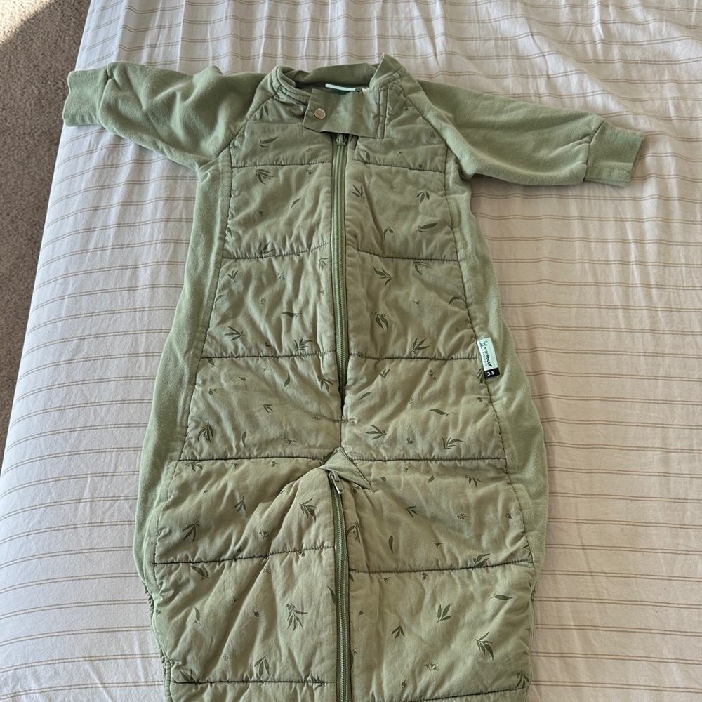 ErgoPouch sleep pouch 3-12 months 3.5 tog used once hand washed .Color- Willow